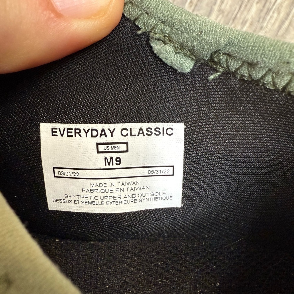 Vessi Everyday Classic Sneaker Fig Green on Off White Men’s Size 9 - Picture 10 of 11